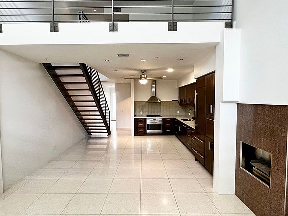 5th image of 803 N Palm Canyon Dr #9