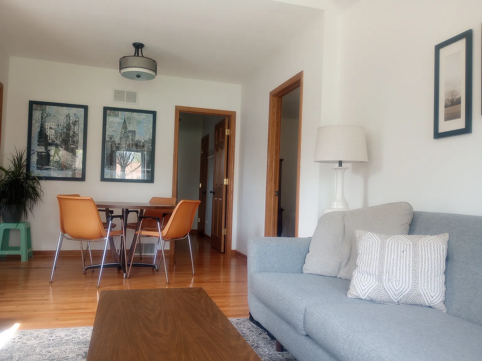 2 bed, 744 sqft, $1,800 — Photo 2