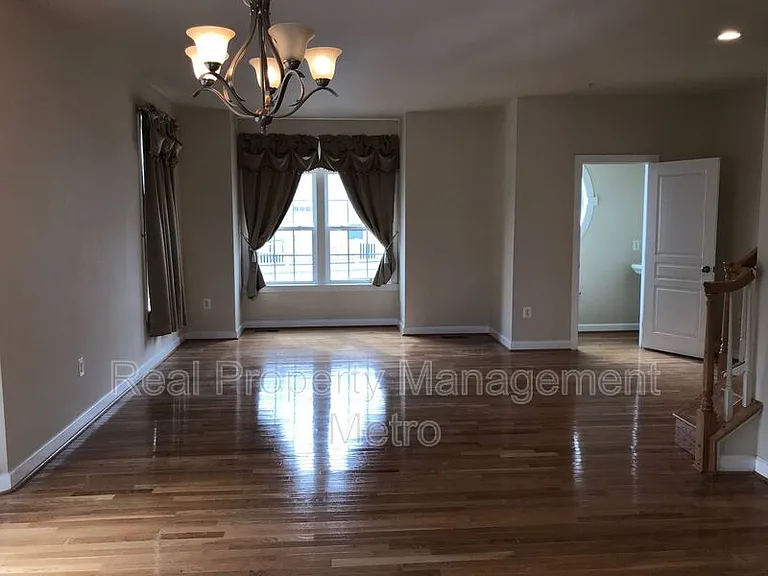 10519 Old Ellicott Cir — Photo 20