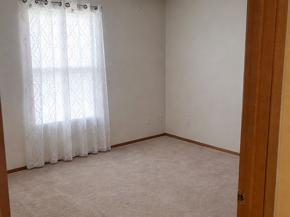 4th image of 1804 Park West Dr