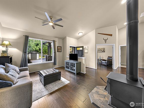 5th image of 8706 115th Avenue NE