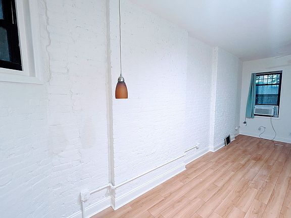 5th image of 110 Suffolk St APT 1B