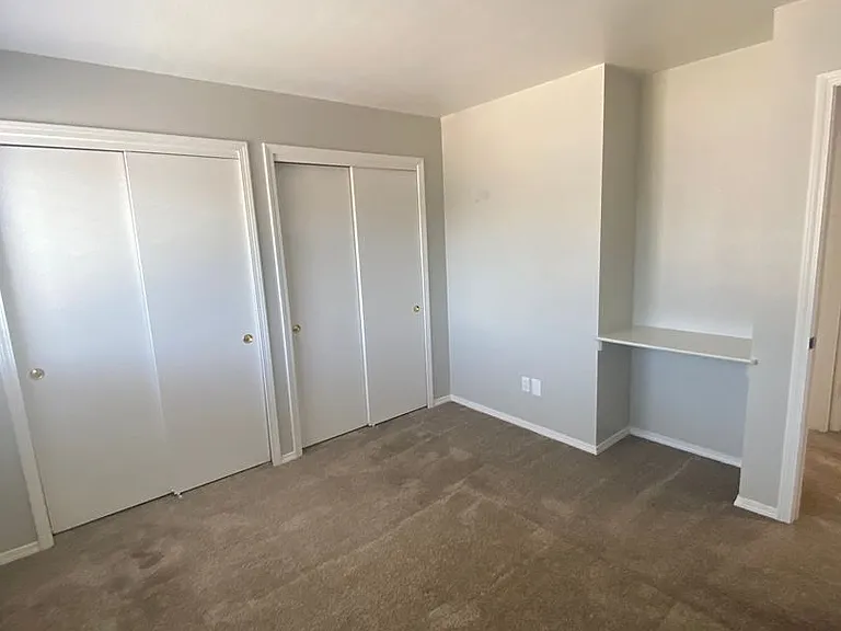 1207 S Ivy St — Photo 36