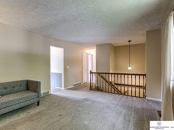 5th image of 225 Hackberry Dr