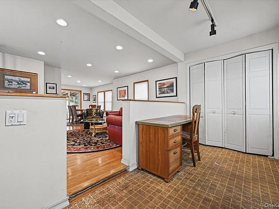 3rd image of 309 Frederick Avenue