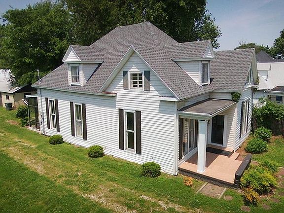 4th image of 70 Woodford Ave