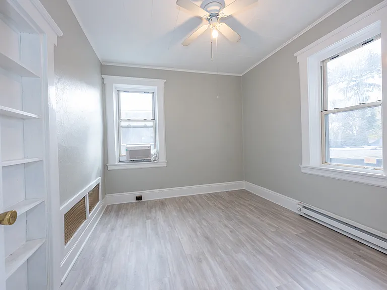 12 Garfield Ave #1 — Photo 4