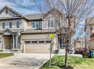 312 W Viewpointe Ter, Chestermere, AB T1X 0T3