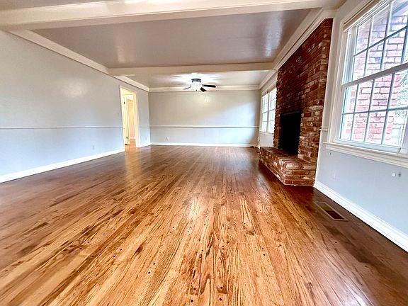 2nd image of 2600 Carlton Way