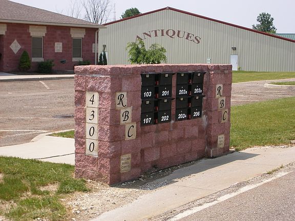 Locking mailbox