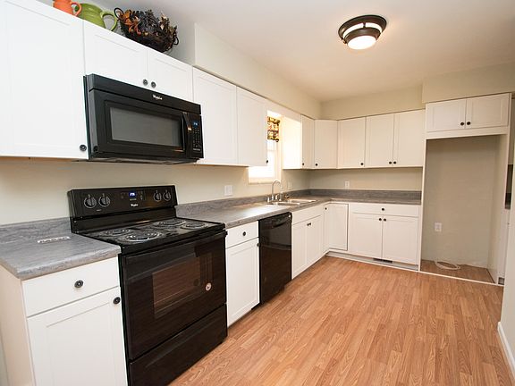 5th image of 900 Belair Dr