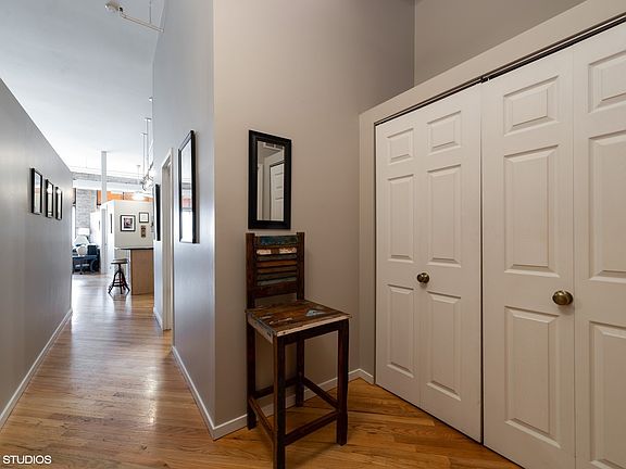 3rd image of 3151 N Lincoln Ave APT 212