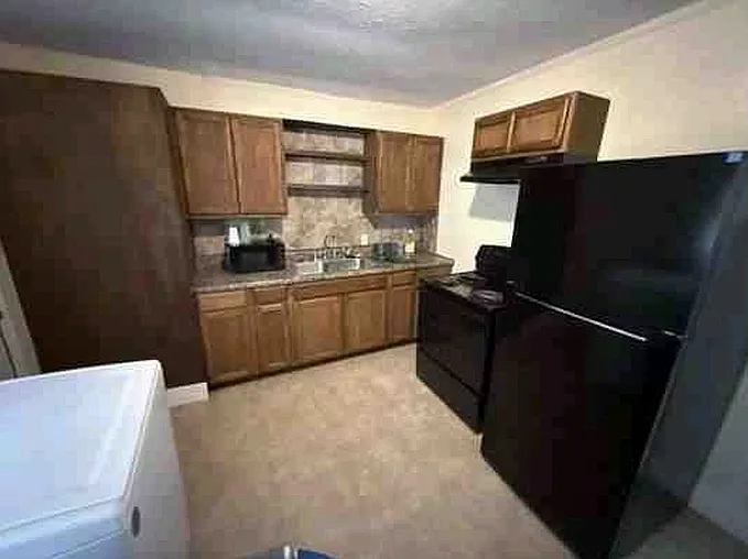 301 Barbre Ln — Photo 2