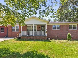 106 Brookwood Dr, Seneca, SC 29678