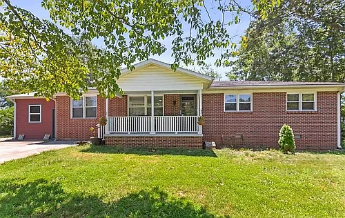 106 Brookwood Dr Photo 1