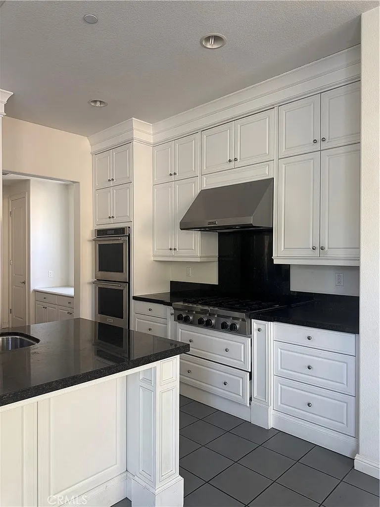 5 bed, 5.5 bath, 2992 sqft, $6,800 — Photo 4