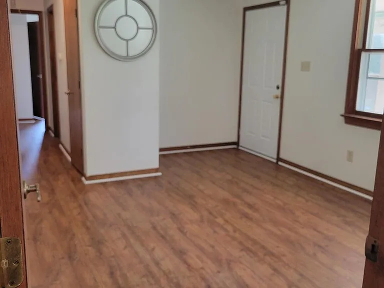90 Parrish Ln — Photo 5