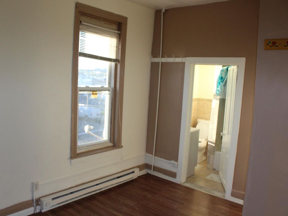 1st image of 357 N 10th St APT 2