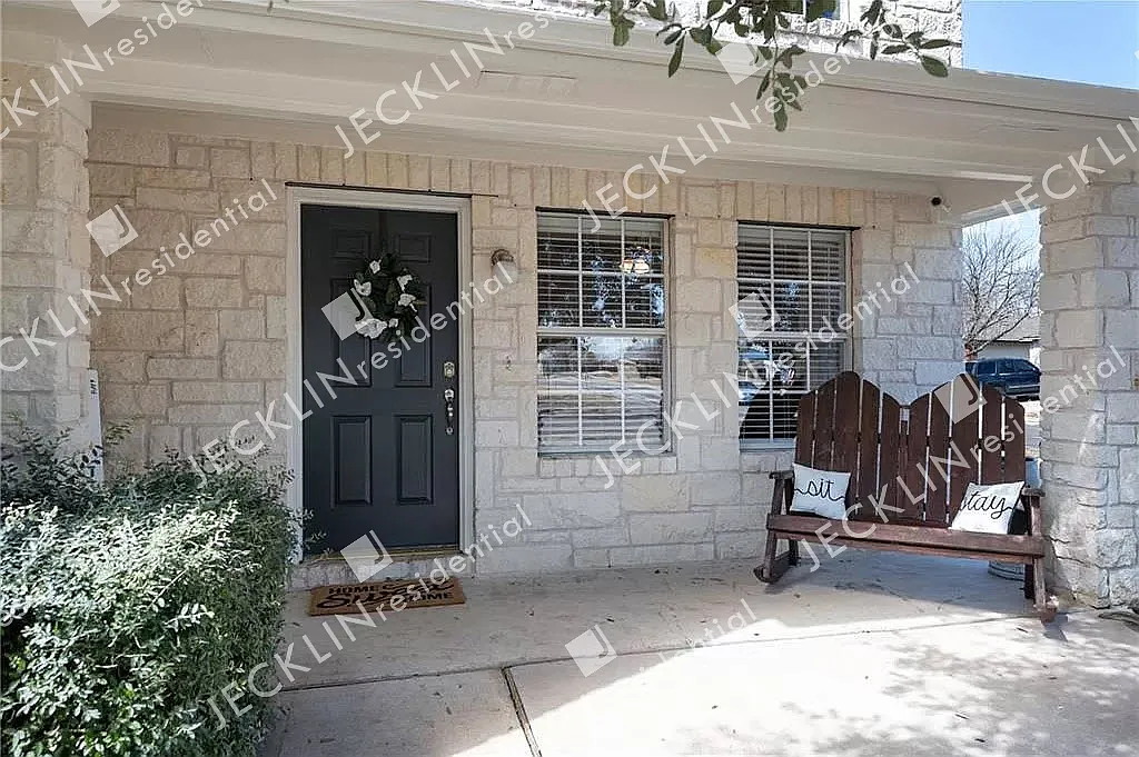 100 David Drive — Photo 2