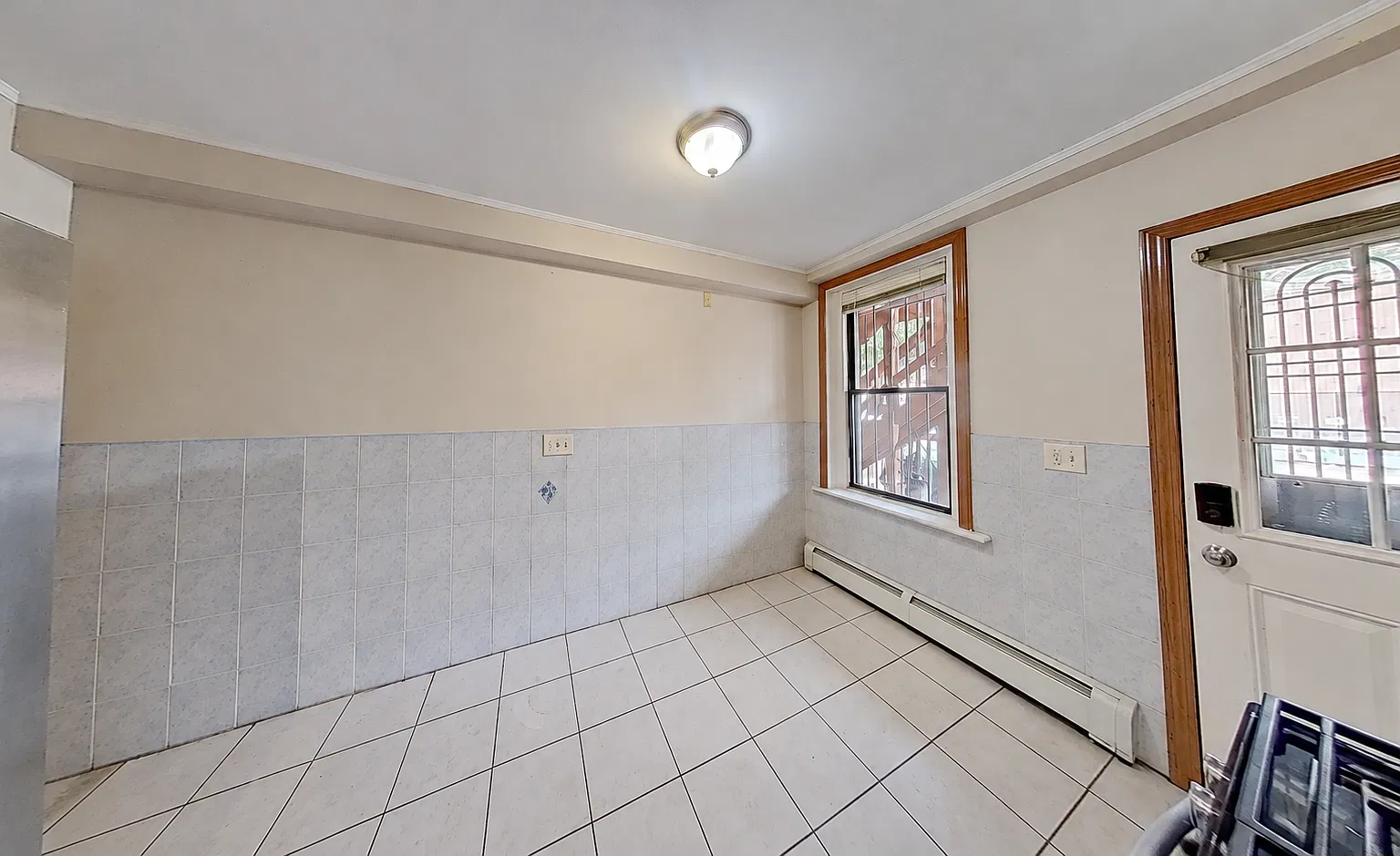 882 Huntington Ave — Photo 3