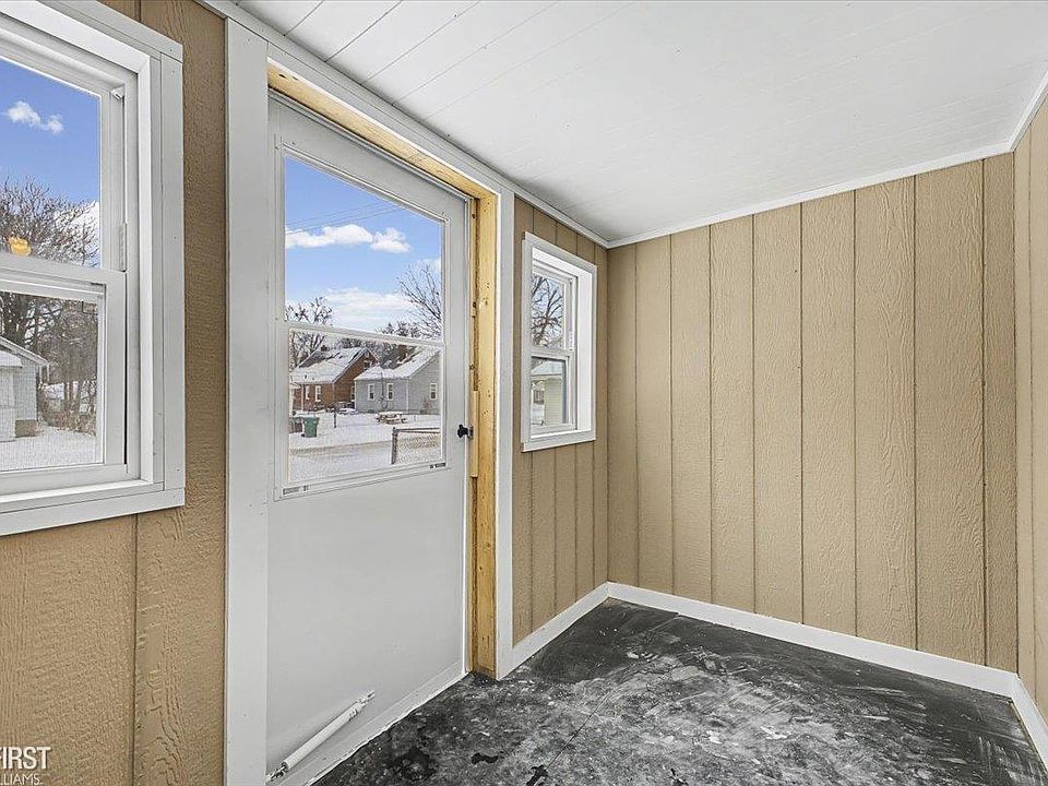 586 E Hayes Ave, photo 18