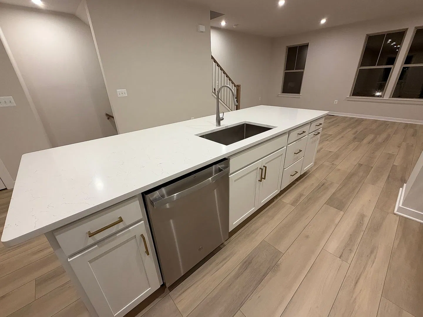 14182 Slate St — Photo 4