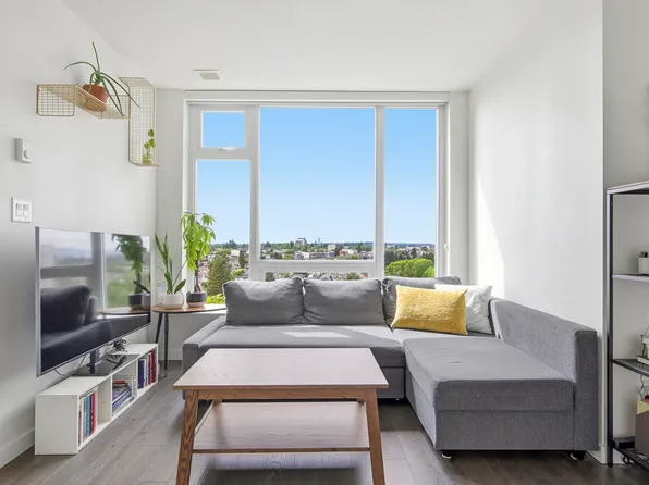 5665 Boundary Rd #1104, Vancouver, BC V5R 0E4