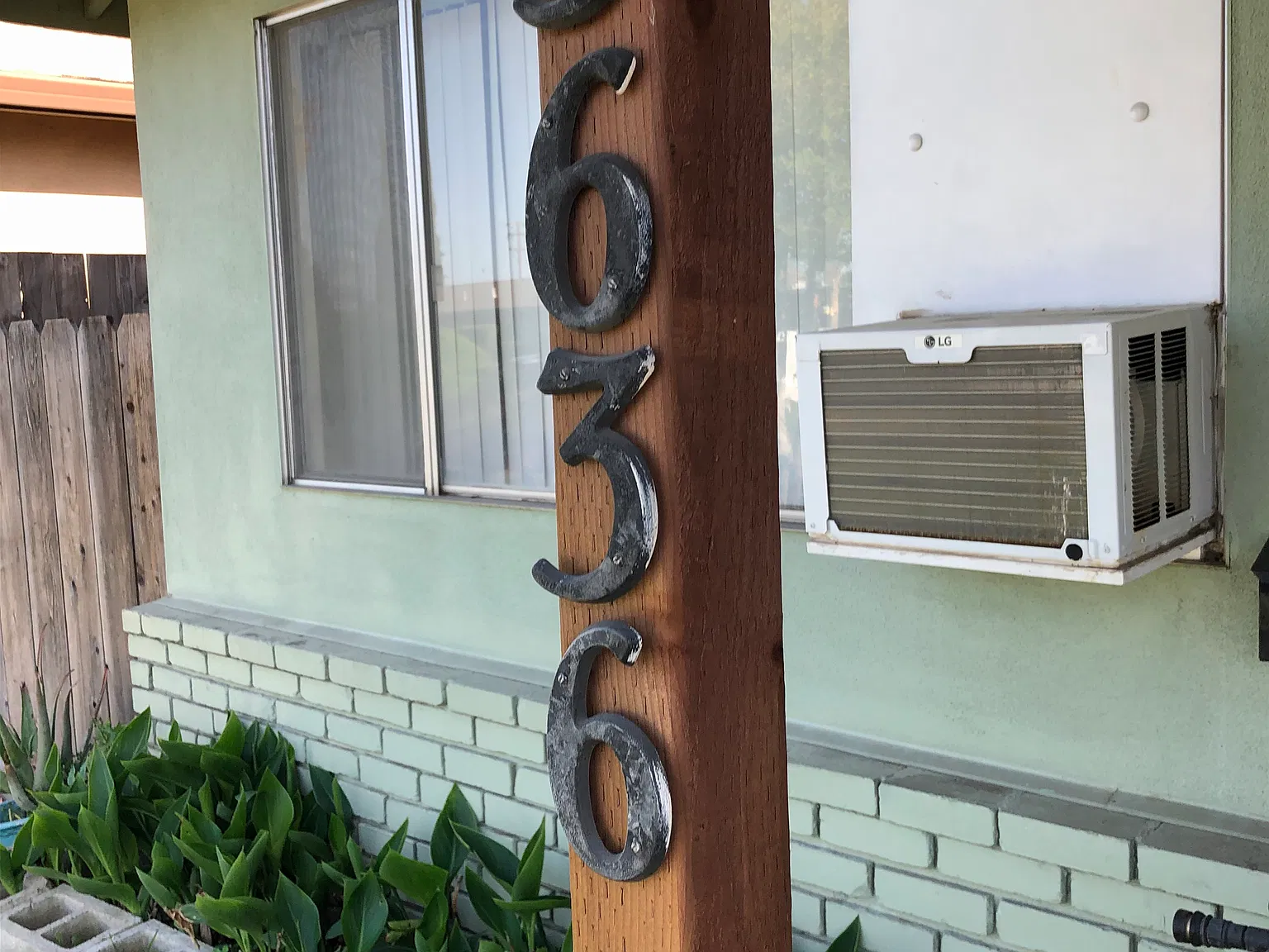 3 bed, 1188 sqft, $1,900 — Photo 2