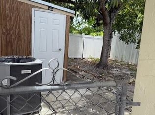 5641 SW 39th St, Hollywood, FL 33023