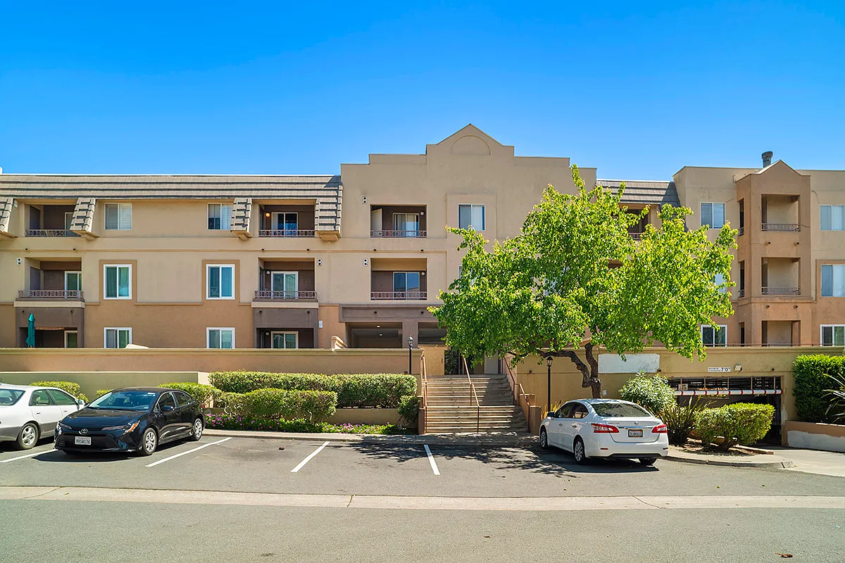 Building Photo - 3440 Lebon Dr #4110