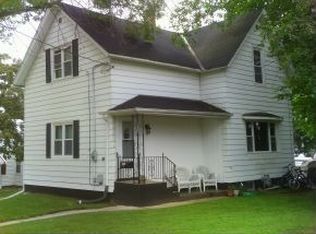 1325 S 12th St, Manitowoc, WI 54220