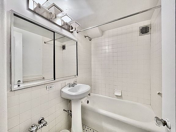 4th image of 45 Tudor City Pl APT 1420