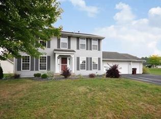 697 Tanager Rd, Waconia, MN 55387