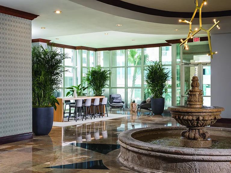Yacht Club at Brickell Apartments — Photo 12