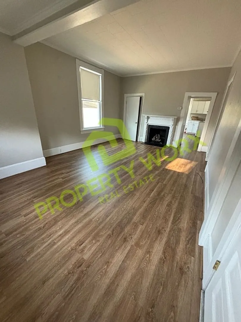 Single Family Home in Nashville — Photo 4