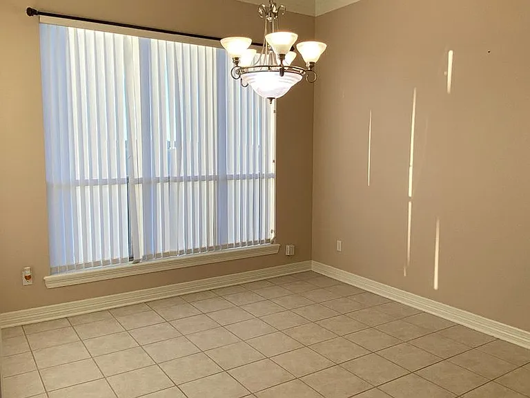1022 Creole Dr — Photo 5