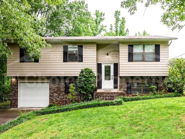 1633 Katherine St NW