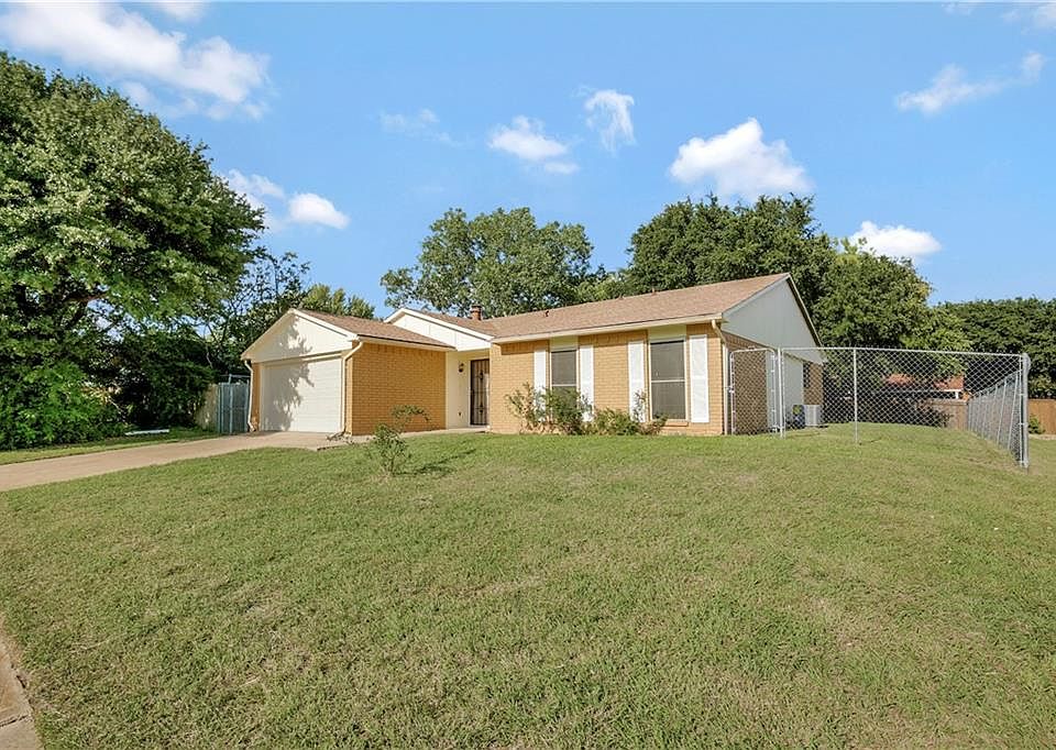 1st image of 7665 Parkwood Ln