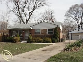 2nd image of 31258 Fernwood St