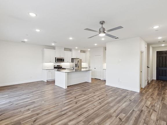 4th image of 3765 Pierce Ln