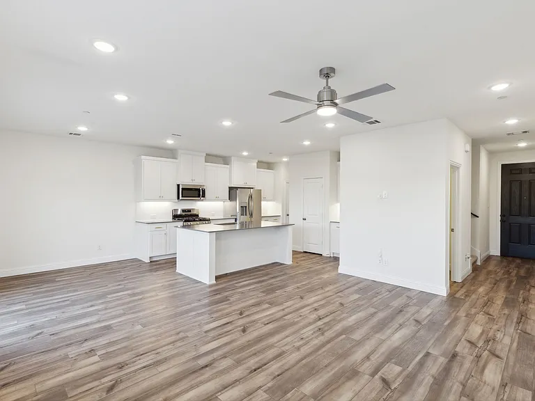 3765 Pierce Ln — Photo 4