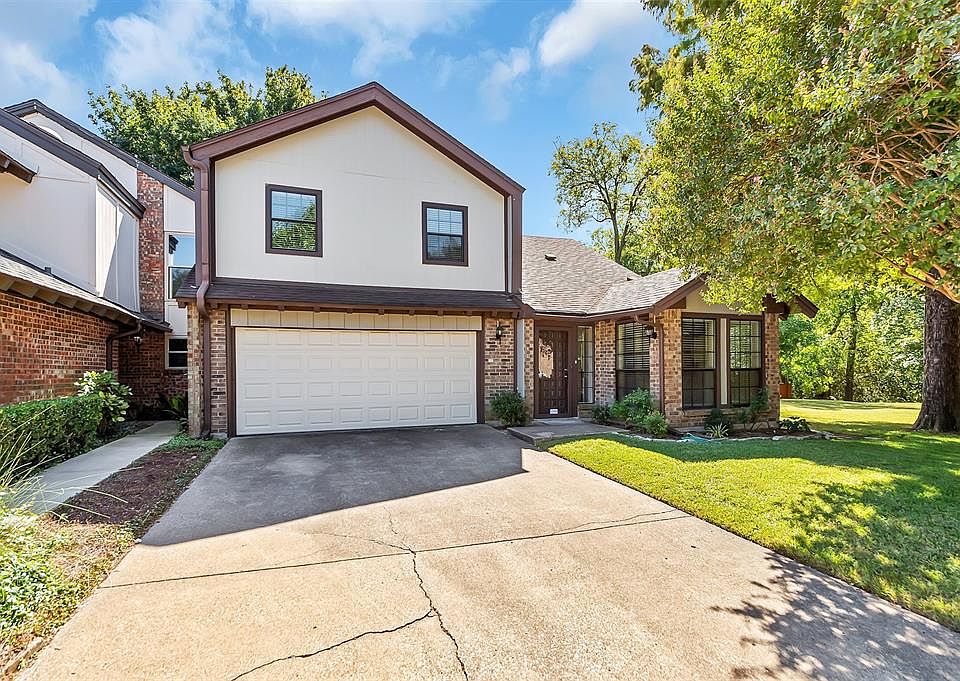 1st image of 2920 Clear Springs Dr