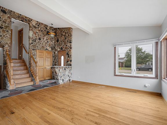 4th image of 8147 N Chester Ave