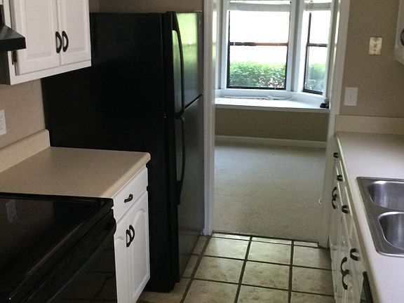 2nd image of 3733 Meadowbrook Ave