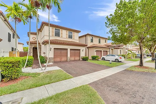 581 SE 34th Ter #0 Photo 1