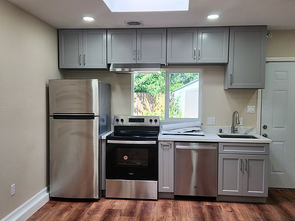 3rd image of 453 Bellwood Dr