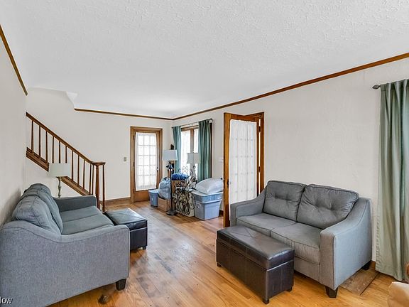 5th image of 285 E 208th St