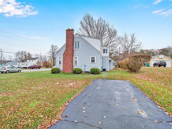 3rd image of 3563 James St