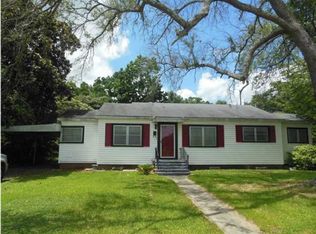 82 Lee St, Chickasaw, AL 36611