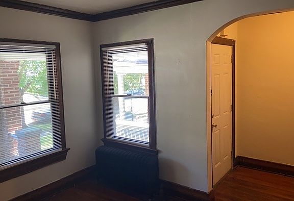 5th image of 1105 Grafton Ave